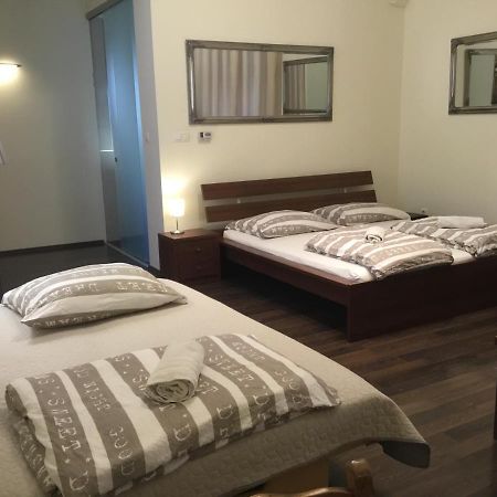 Corso Quiet Apartment บูดาเปสต์ ภายนอก รูปภาพ